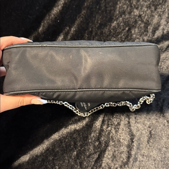 Prada Re-Edition 2005 Re-Nylon bag in black - Picture 12 of 13